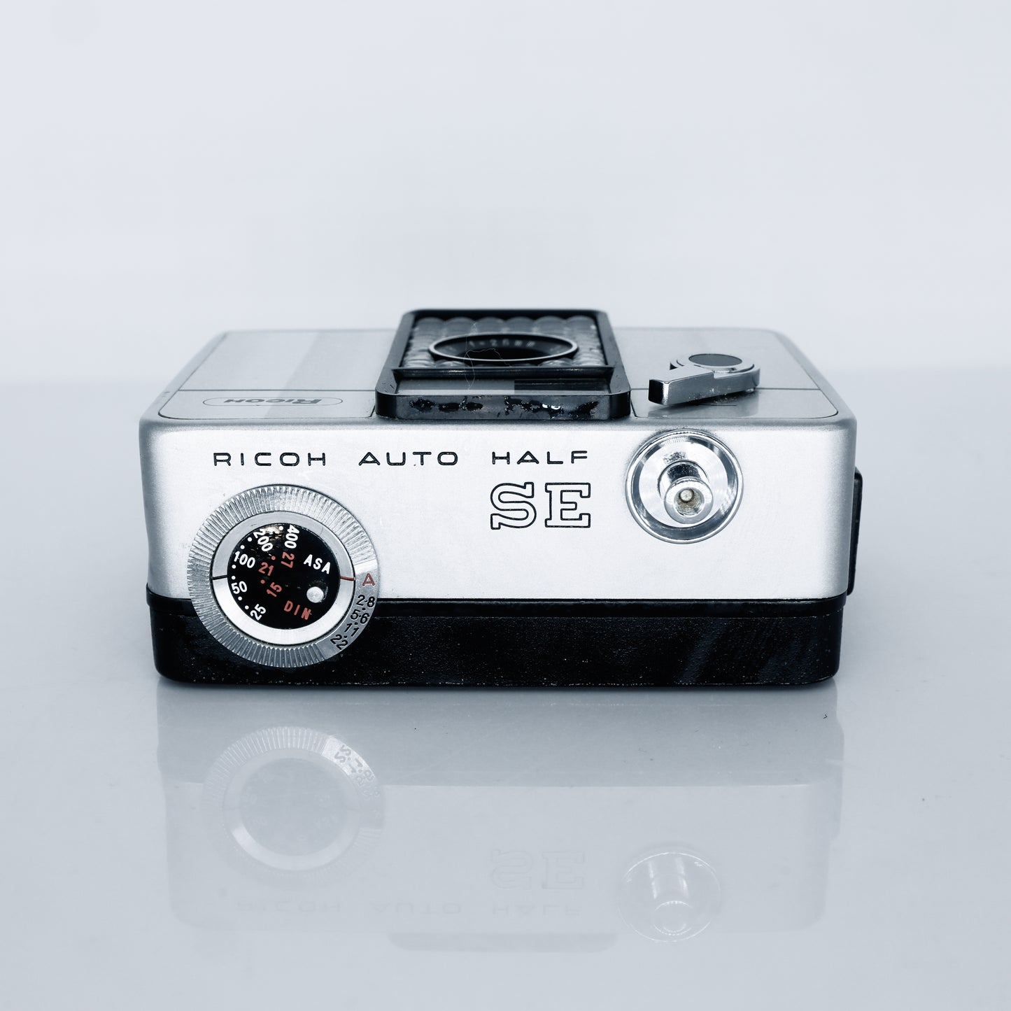 Ricoh Auto Half SE half-film camera