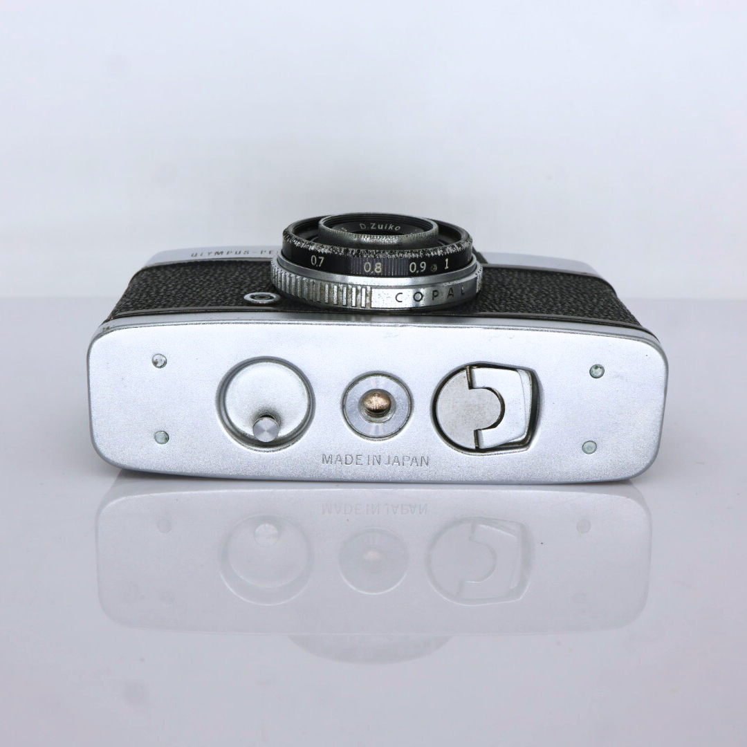 Olympus Pen S half-film camera