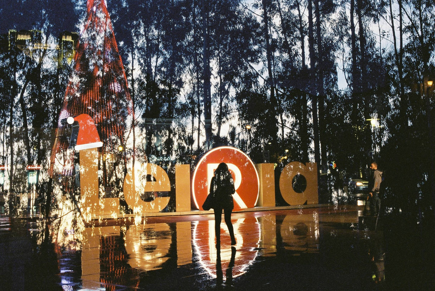 Escura One Piece ISO 500 Cinema expired film 30exp (2023/12)