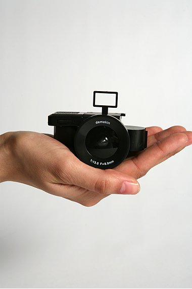 Superheadz Demekin 110 Camera
