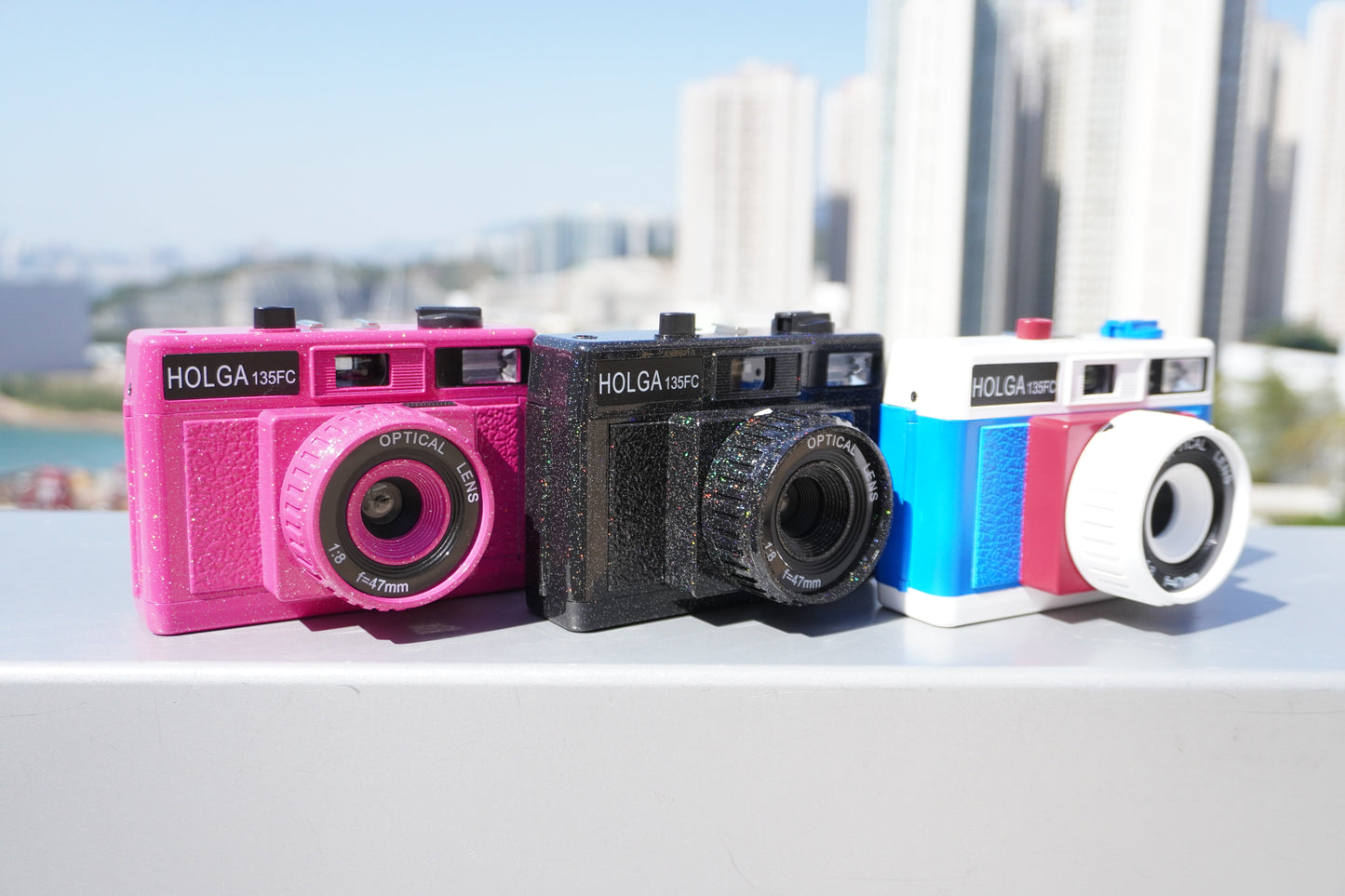 Holga 135FC Film Camera (Retro Blue/Red)