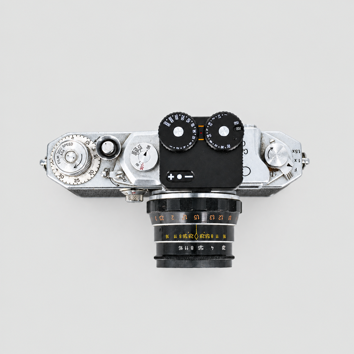 TTArtisan Light Meter B2 Black 二代測光錶 — 安裝於相機俯視示範(相機不包括)
