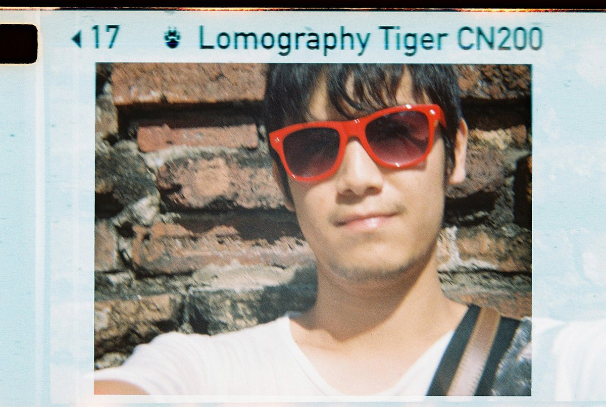 Holga Micro 110 Film Camera + Lomography Color 92 400 110 Film Set