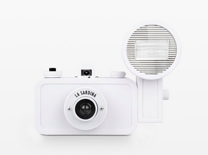 La Sardina 35mm 菲林相機連閃光燈－純白 DIY 版本