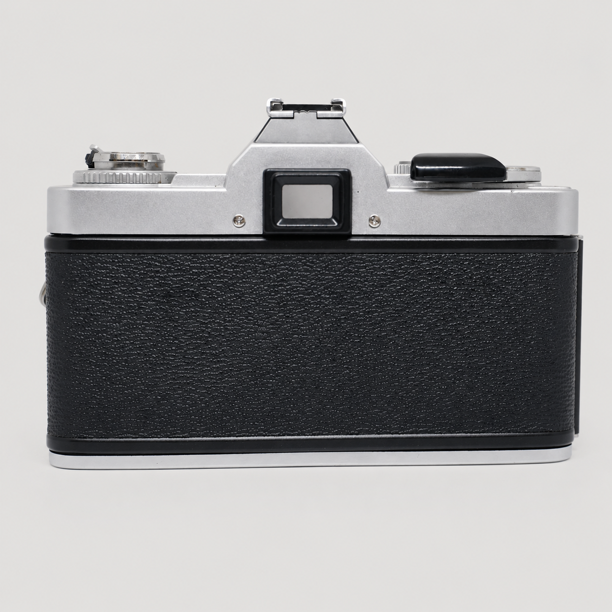 Minolta X-7 w/ 50mm f1.7 lens