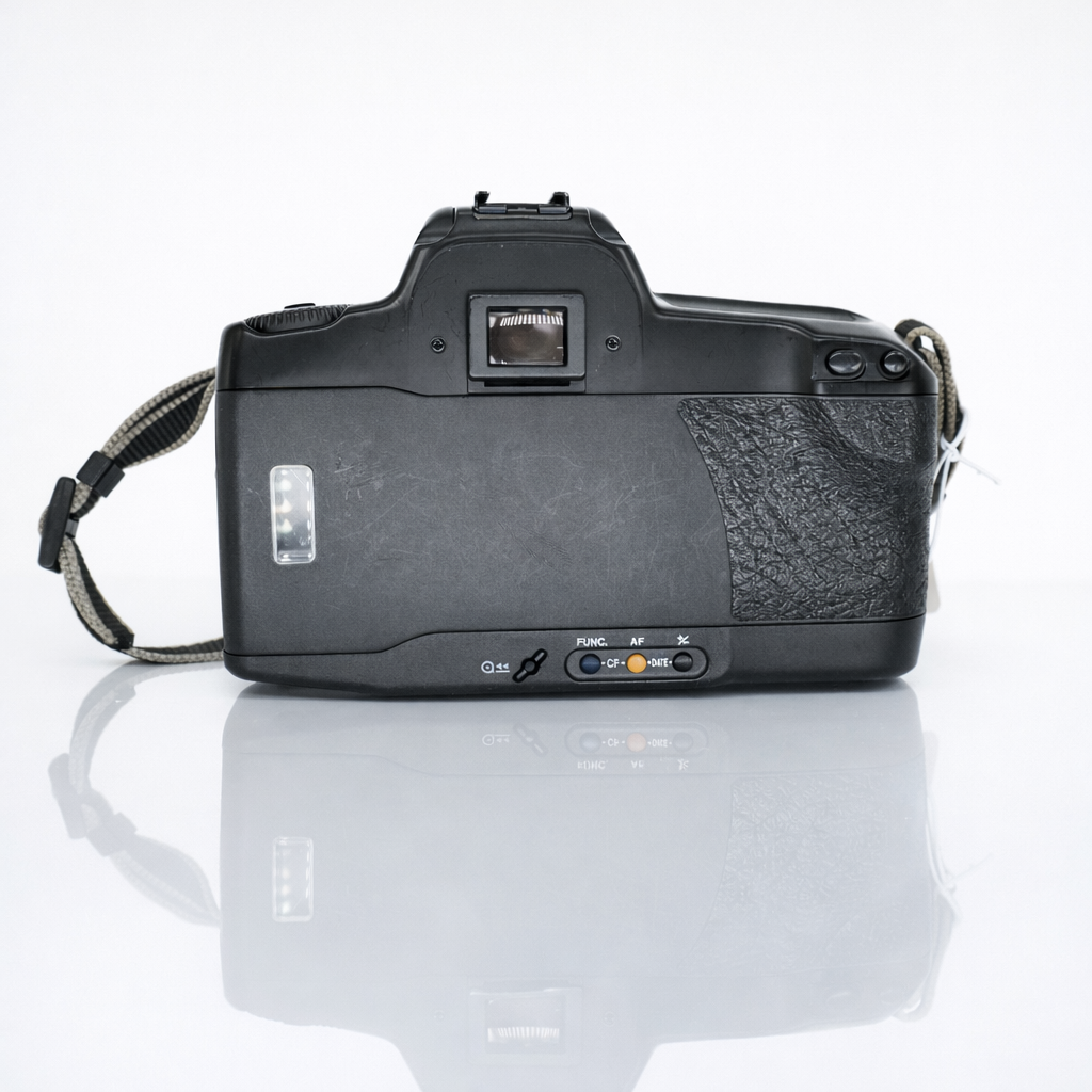 Canon EOS 10QD w/ Sigma AF f3.5 28-80mm