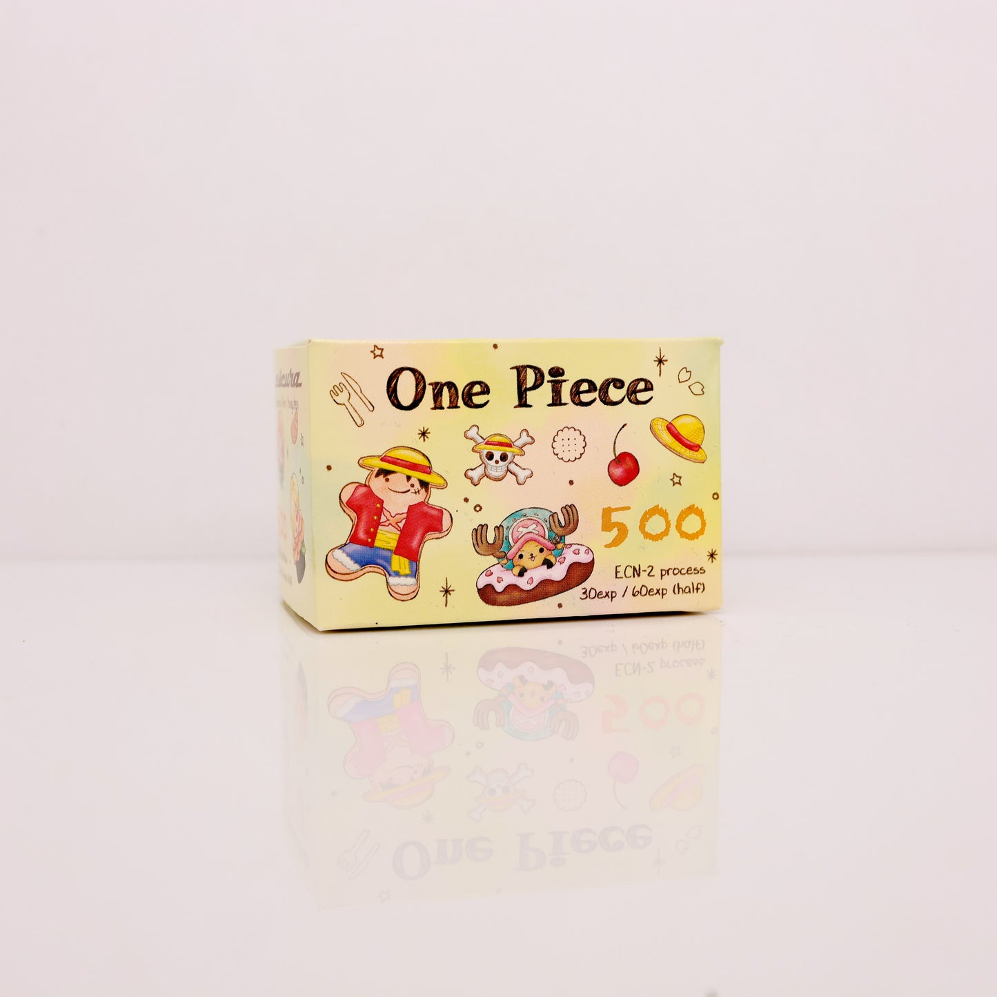 Escura One Piece ISO 500 Cinema expired film 30exp (2023/12)