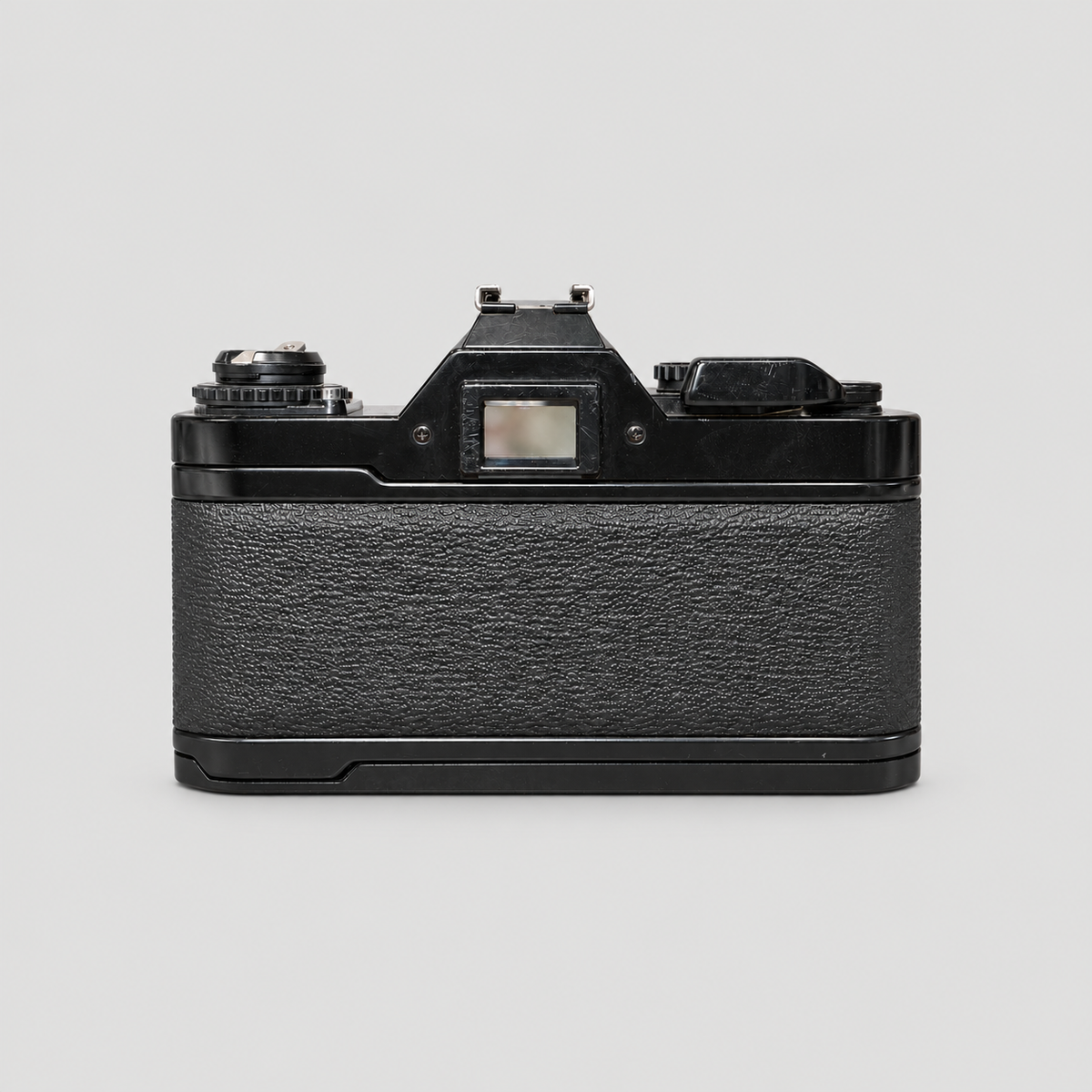Canon AV-1 / FD 28mm f2.8 back