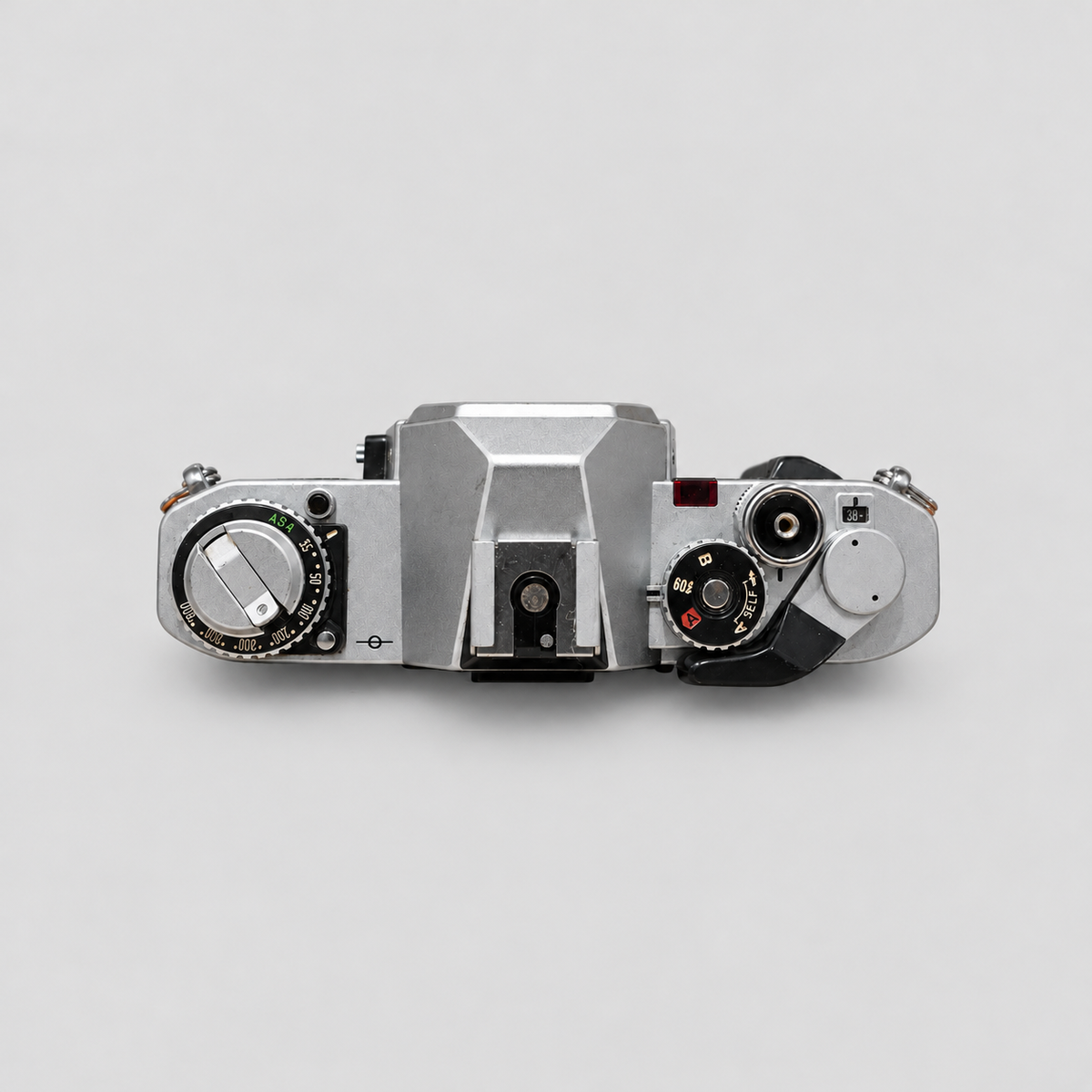 Canon AV-1 銀色機身頂部及操作轉盤