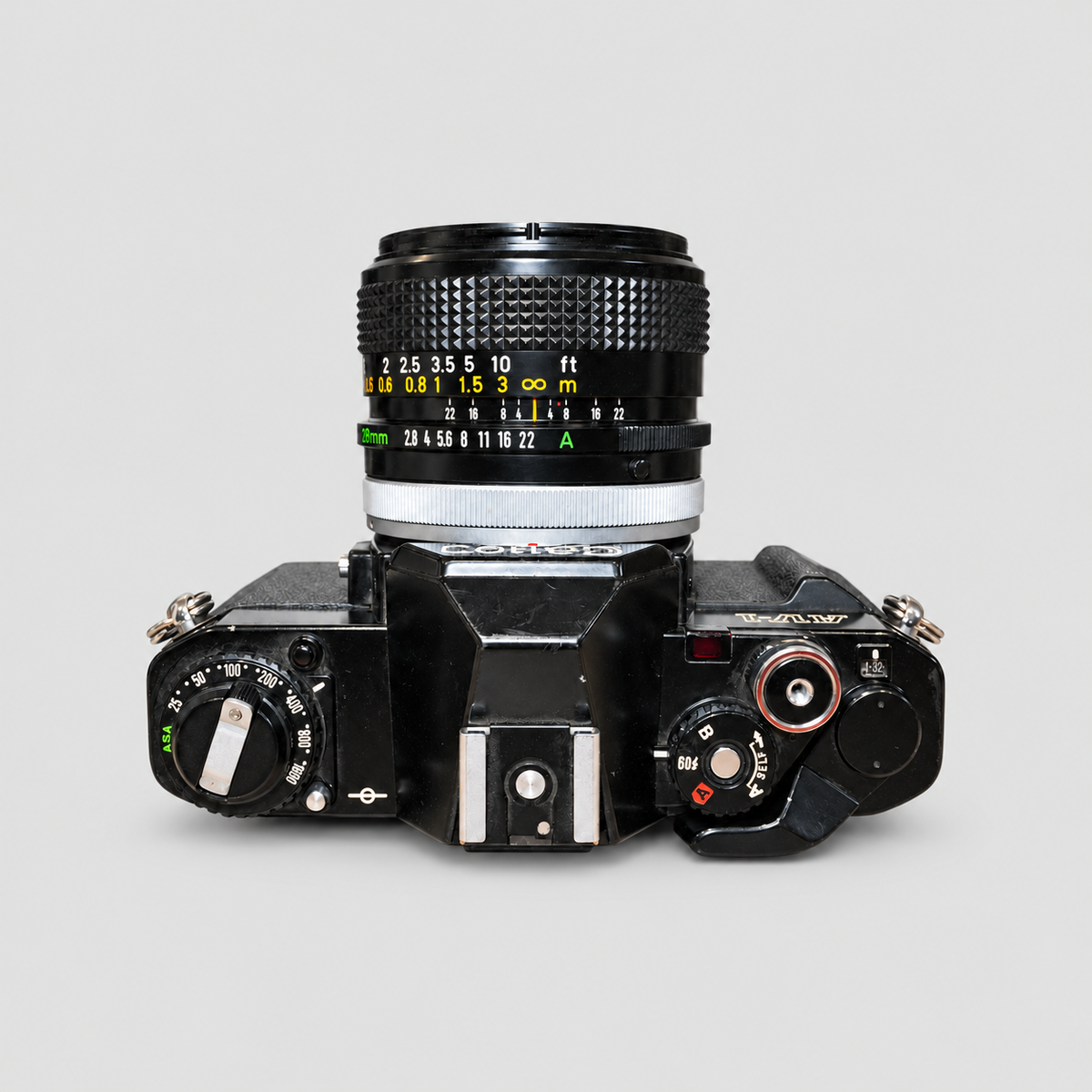 Canon AV-1 / FD 28mm f2.8 top