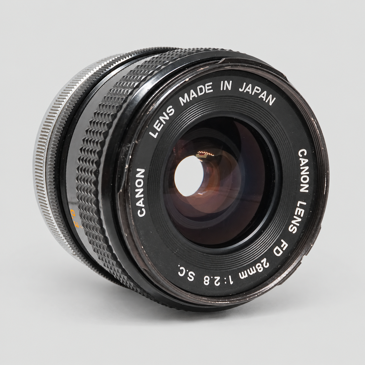 Canon FD 28mm f/2.8 S.C. Lens 正面