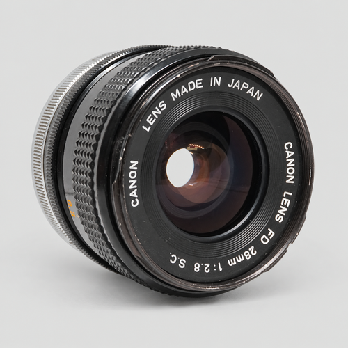 Canon FD 28mm f/2.8 S.C. Lens 正面
