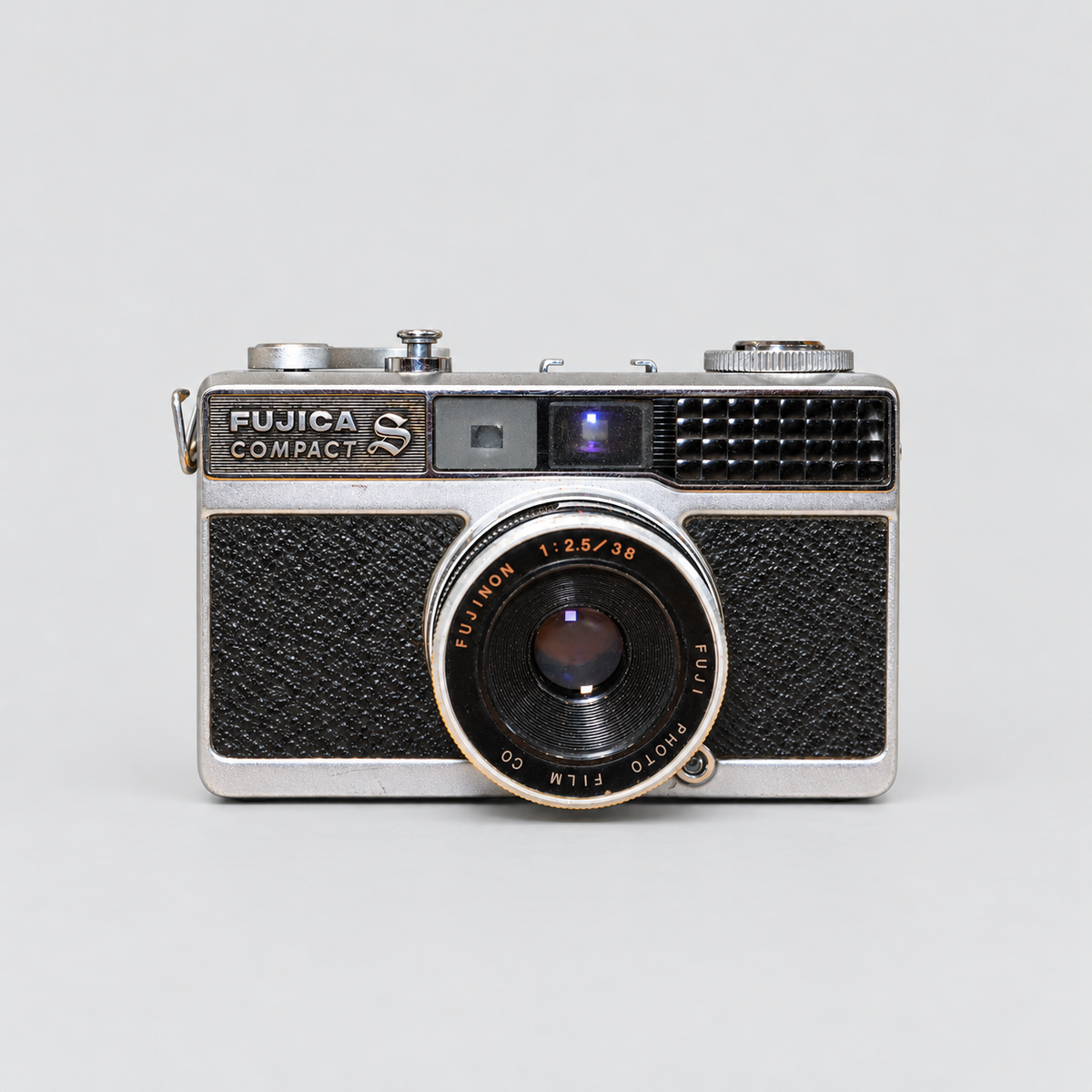 Fujica Compact S 35mm Camera 正面