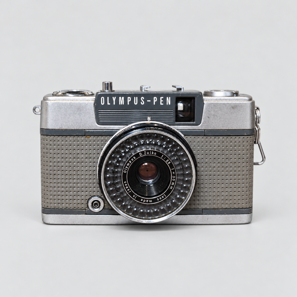 Olympus Pen EES-2 35mm Camera 正面