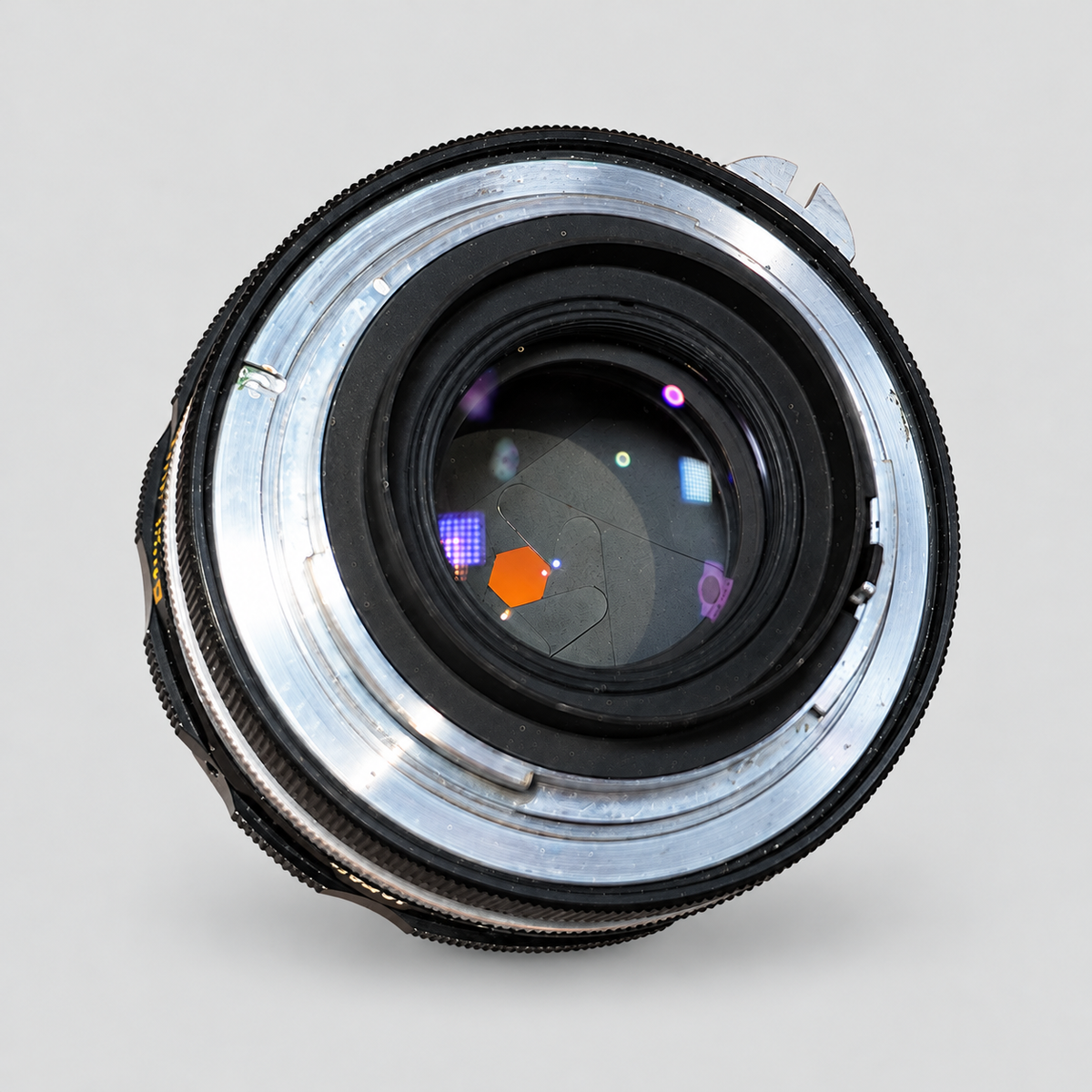 nikkor-lens-back