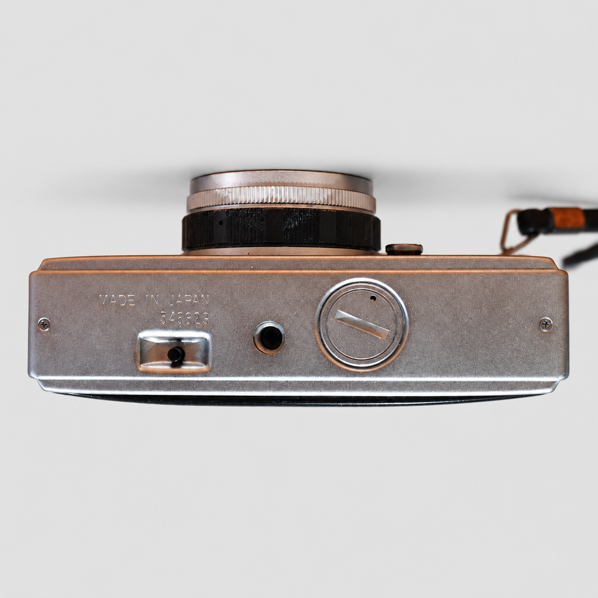 Olympus PEN EED 機底